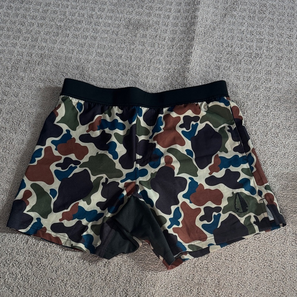 Tachuntfish shorts